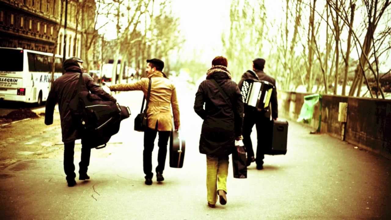 Uzalud vam trud sviraci - Pariski Tamburasi