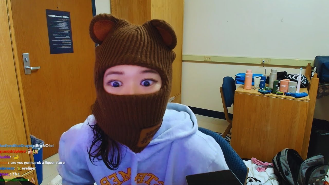 Extra Emily's Funniest Moments At Streamer University