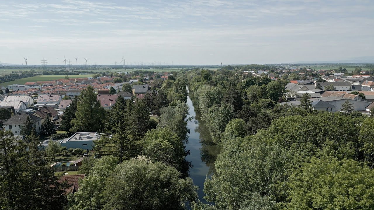 Charmante Doppelhaush&auml;lfte in idyllischer Lage &ndash; Modernes Wohnen in M&uuml;nchendorf bei Wien