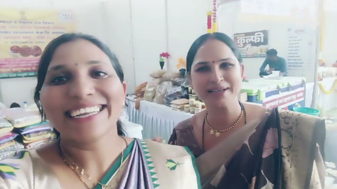 उमेद अभियान बघा खेड्यातील महिलांचे स्टॉल  बनवलेल्या वस्तू पेंटिंग खूप अशा नवीन नवीन  वस्तू  मिळतील
