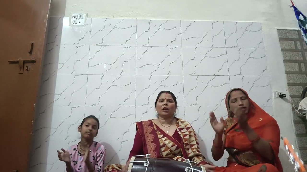 बालाजी को गोद खिलावे मैया अंजनी भजन। #viral #song #kavitakirachna #bhajan #bhaktisong #भजन #geet 