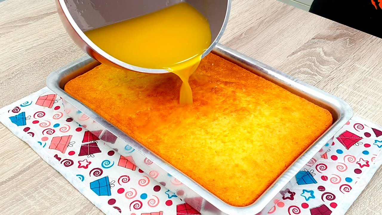 Взбейте апельсин с кожурой и все такое и посмотрите, как здорово! Вкусный апельсиновый пирог!