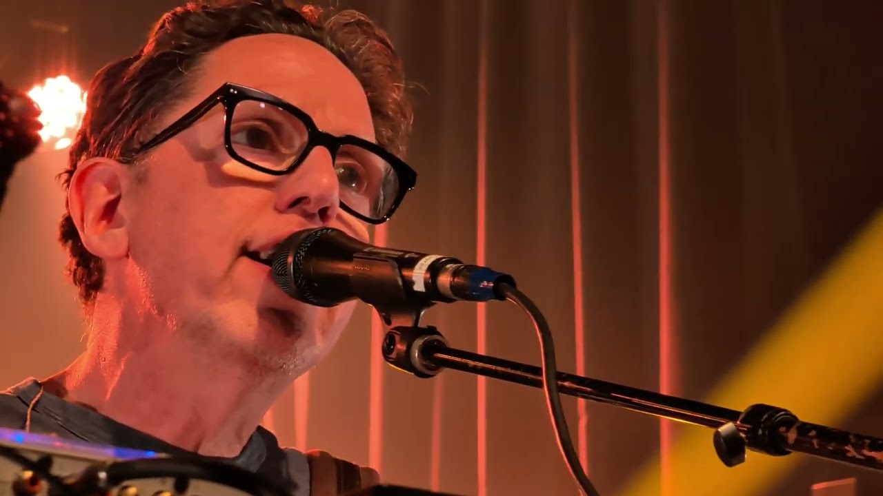 They Might Be Giants - Asheville Venue Song (2025-11-17 - The Orange Peel, Asheville, NC)