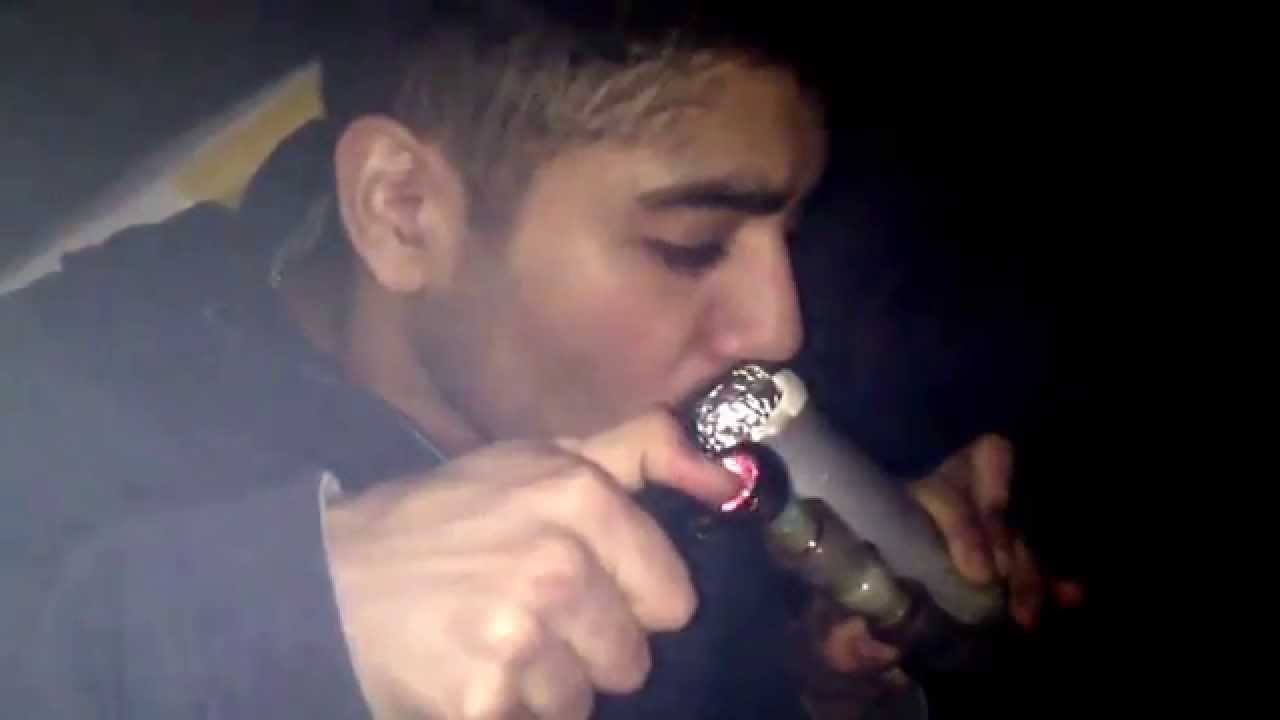 ONE BONG HIT IN ONE BREATH !