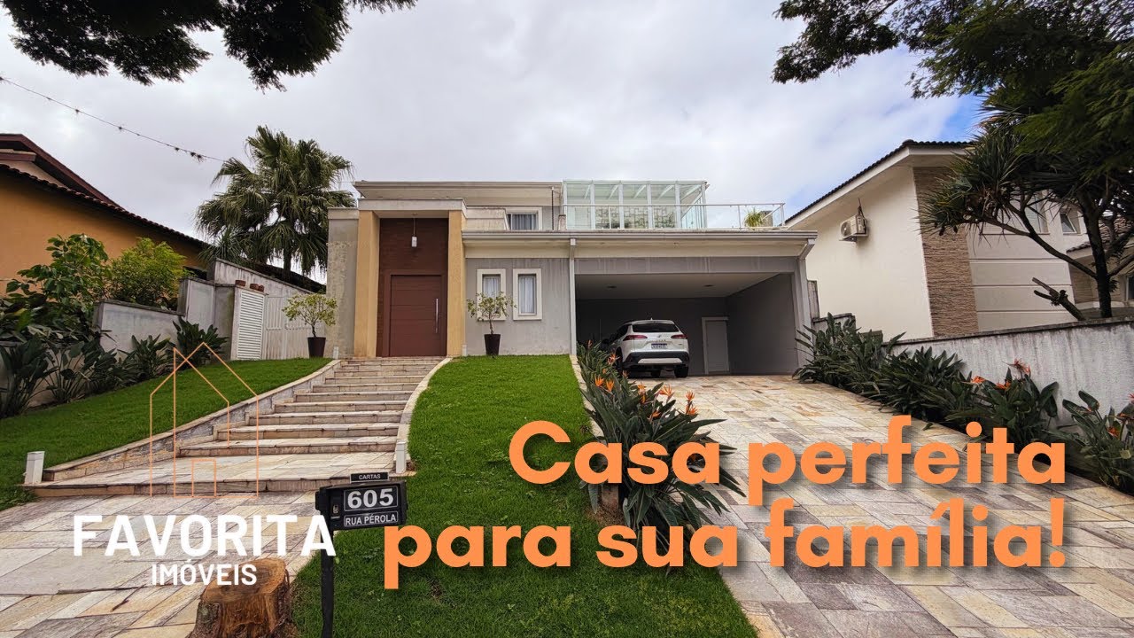 Casa com 296m² e 4 dormitórios à venda em Cotia!