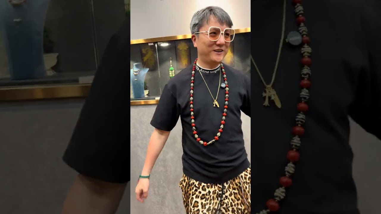 拉萨冲赛康 我带你看看2600w的珠子。#小嘴哥 #拉萨冲赛康 #藏传古珠 #喜马拉雅艺术