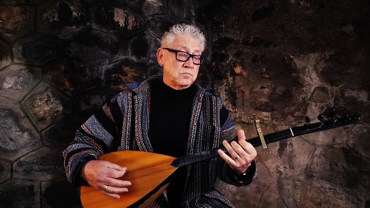 H&uuml;seynik (Telgraf&ccedil;ı Akif) - Paul Dwyer