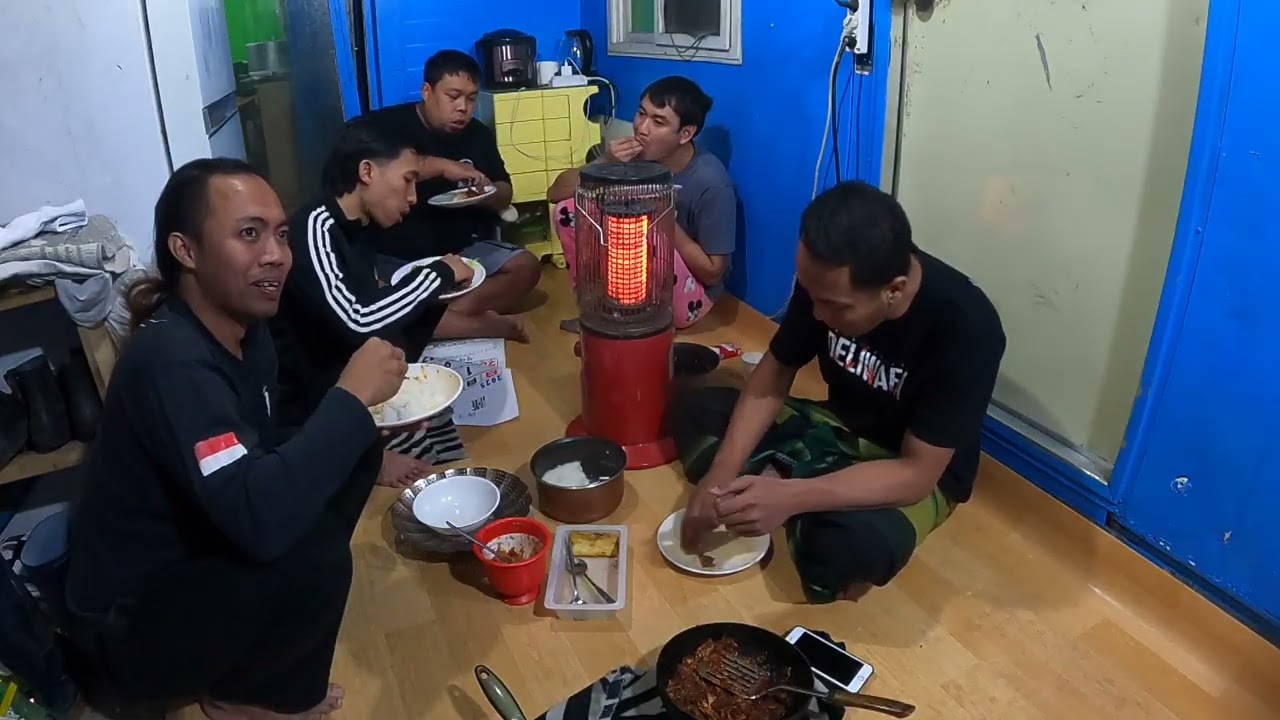 AYUK MAKAN MALAM SEADANYA GAES...