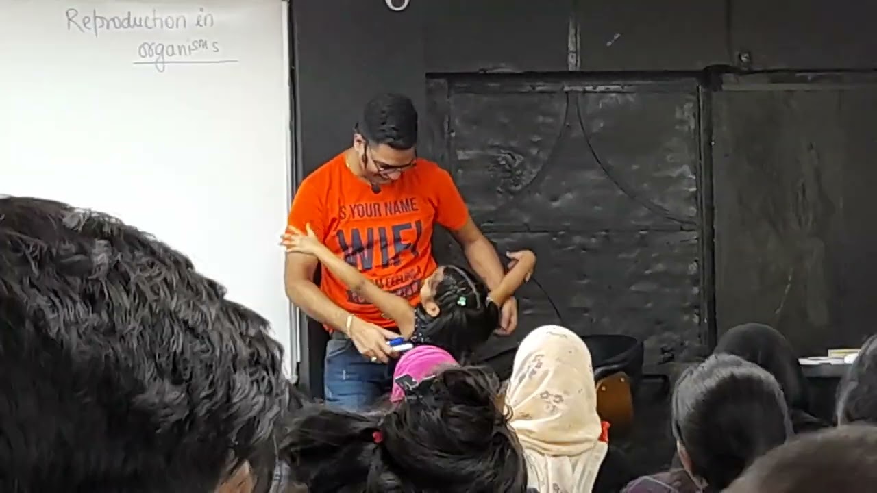 hariom gangwar sir daughter in class😅😅gangwar institute lucknow 