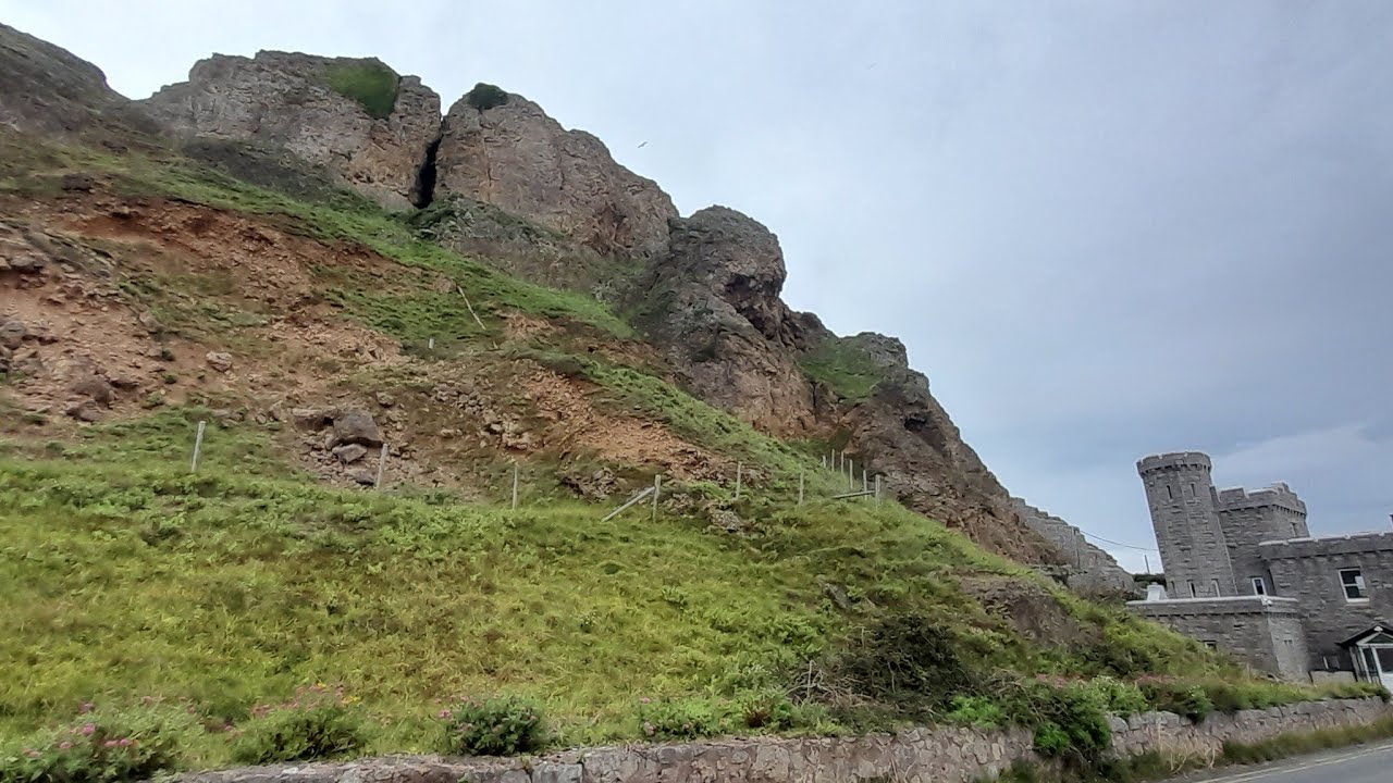 What's inside this cliffside cravice? nobody knows 🤔🤔🤔 The push continues - Great Orme