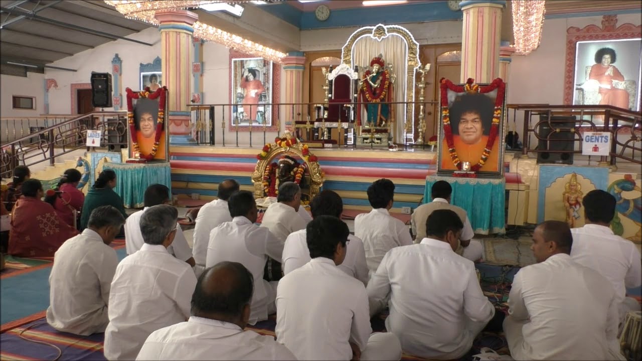 Sai Bhajans - Ghana Ghana Neelavadana Athi Sundara