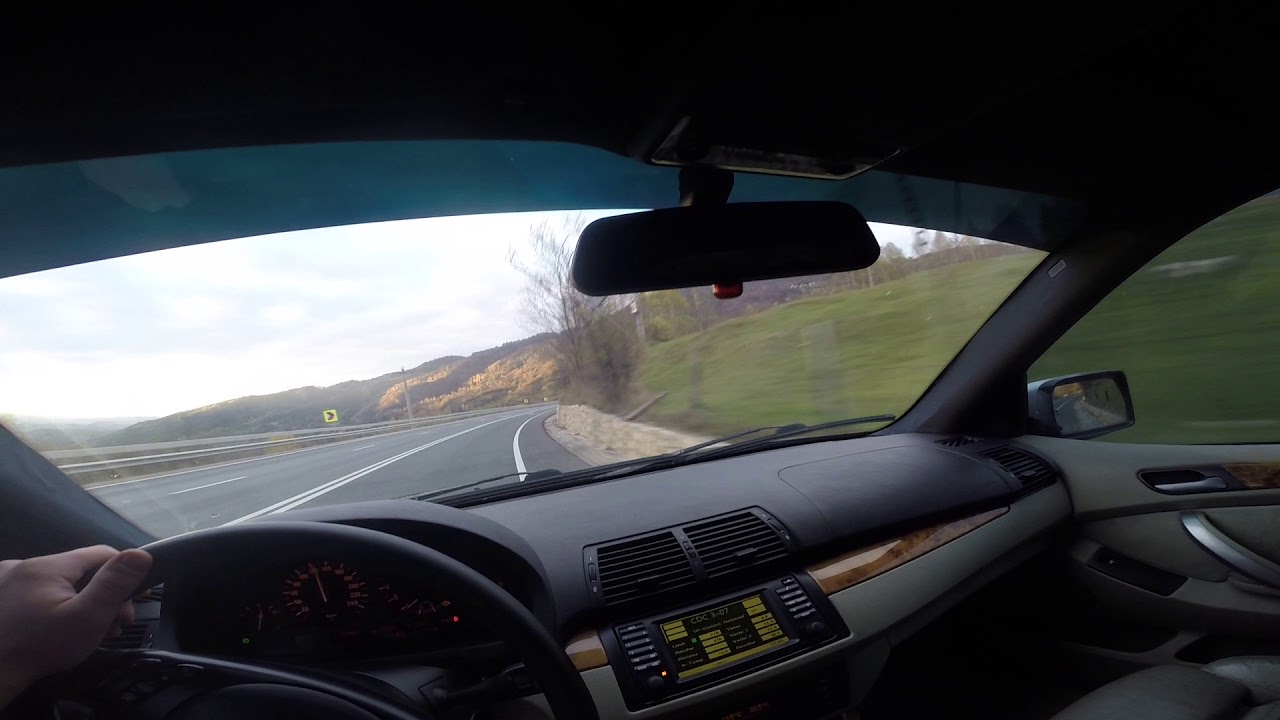 BMW X5  4.4i GoPro Hero