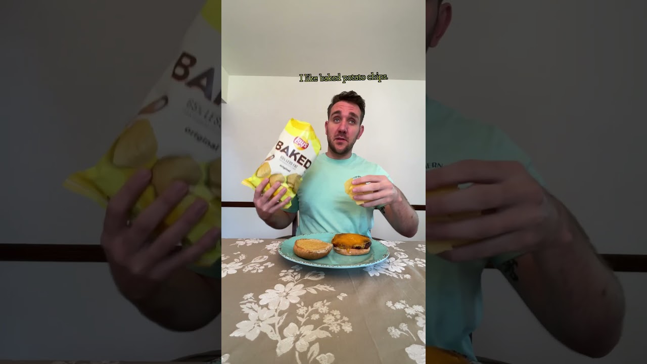 Печеные чипсы хрустят, как раз то, что я искал, приятель 🥔 #картофельныечипсы #закуски #шорты #еда