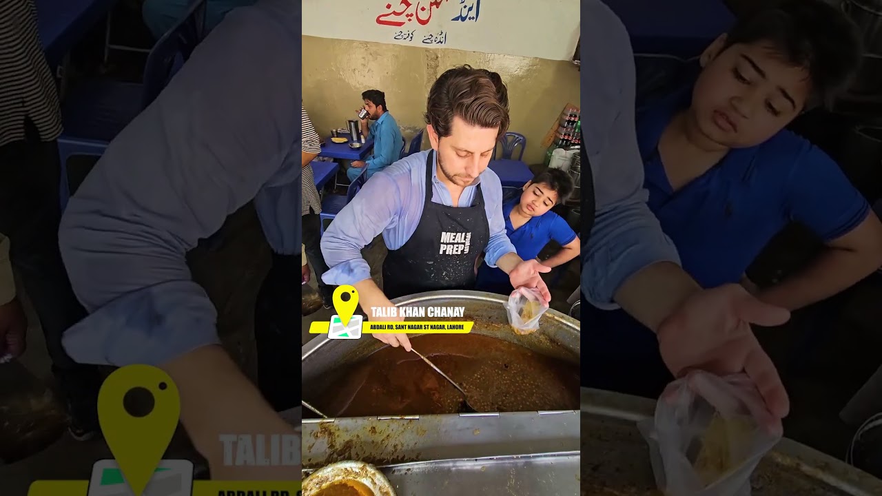 Talib Khan Chanay ka Desi Murgh Chanay - Lahore ka BEST Breakfast?