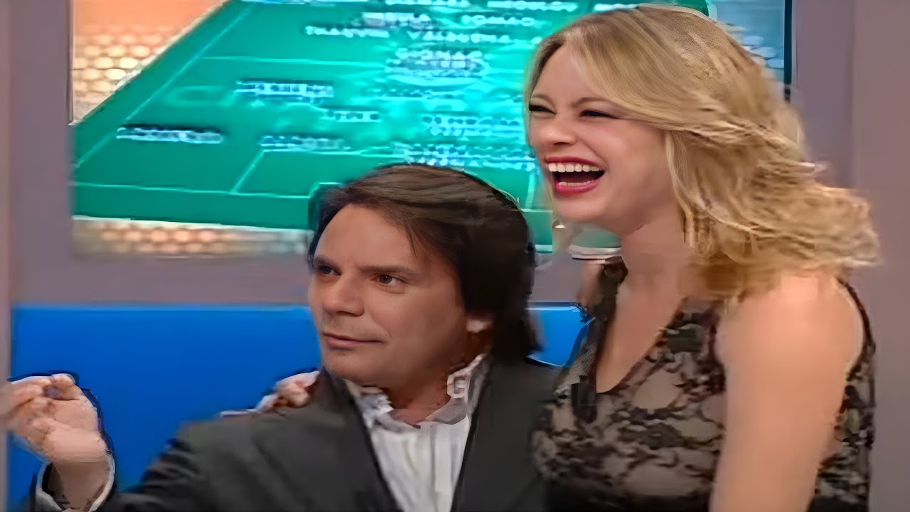 Ezio CAPUANO e Anna Falchi | Eziolino #Capuano tiene in braccio in TV Anna Falchi | Capuano Mertens