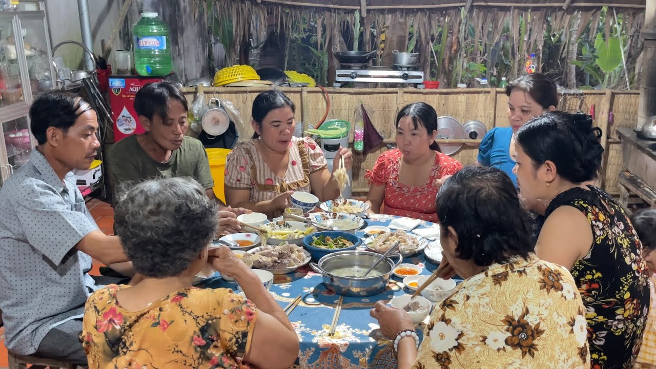 Mấy Chị Em Nấu Cháo Vịt Sau Một Ngày Phụ Ra Quà Cùng Nhau / NCMT 349 