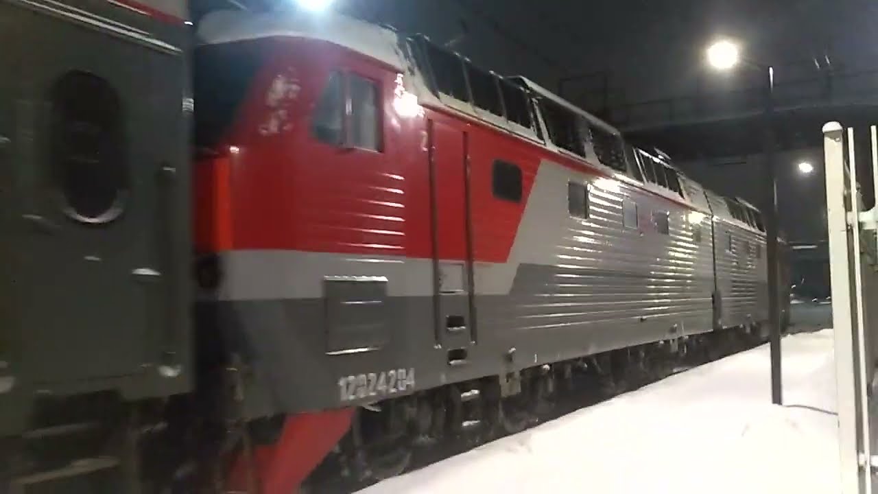 ЧС7-210 с поездом #147  