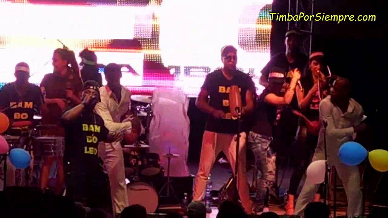 Lazaro Valdes y Bamboleo en vivo salon rosado de la tropical canta Ivan Gavilan