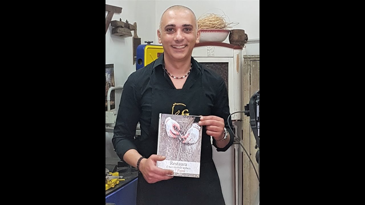 Restauro patinatura a gommalacca a tampone in un tavolo fine ottocento
