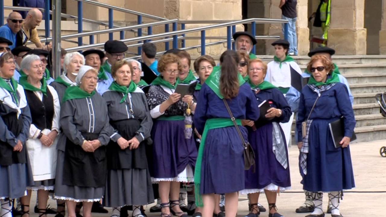 2016ko Elizaurreko Aurreskua (osorik) / Aurresku Anteiglesia 2016 (íntegro)