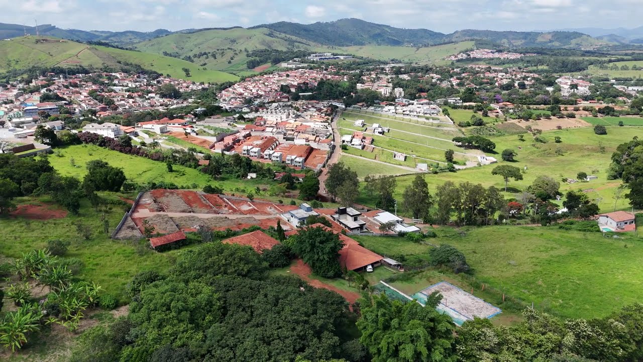 Terreno à venda – 426,81 m² | Lote 18 | Condomínio Alpes do Boa Vista | Piracaia/SP