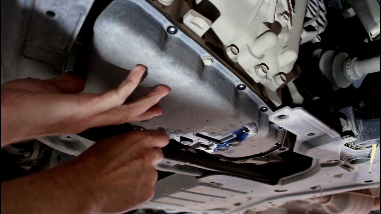 Mitsubishi ASX  Мицубиси АСХ 1,8 2013 года Замена масла и фильтров в вариаторе