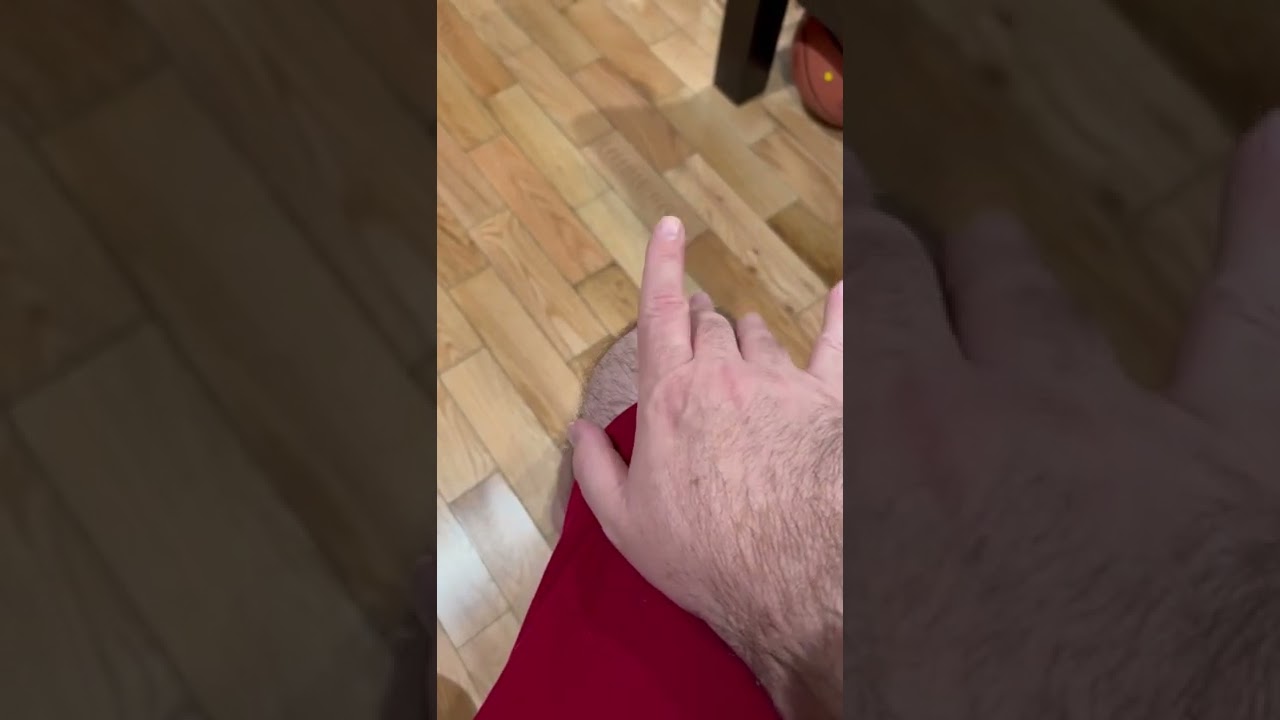 Tapping fingers on my knee