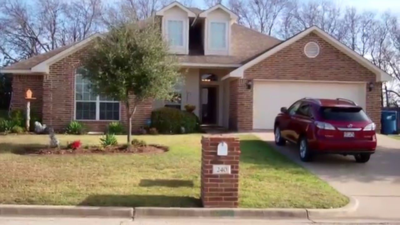 240 Topaz Circle, Hewitt, Tx 76643.