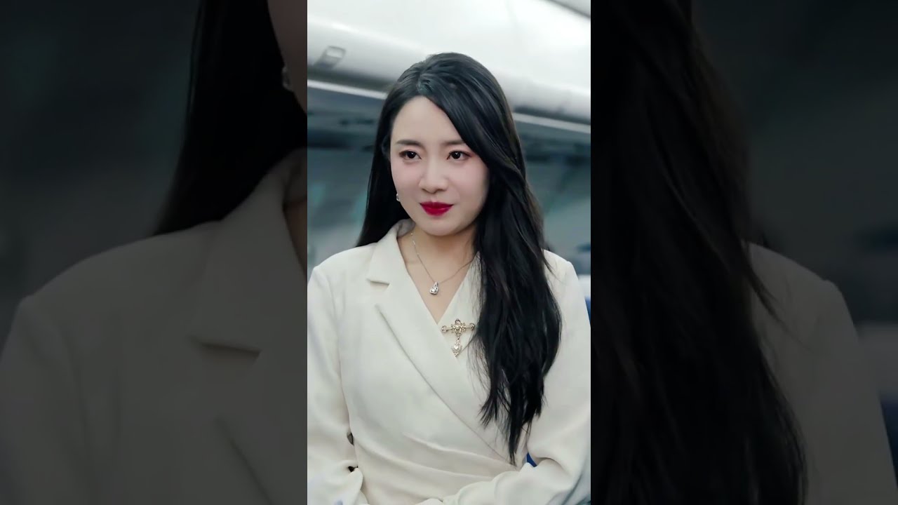 飛機上的小女孩看到每個人頭頂上都顯示著「0」！預感到危險，想要拯救所有人下飛機，但只有CEO相信她！#短劇 #豪門 #親情 #一口氣看完 #萌娃 #CRAZY短劇社