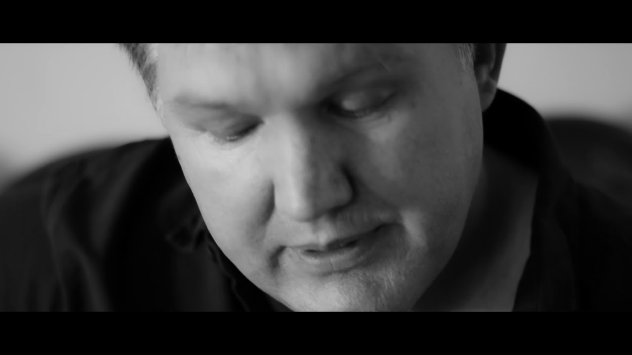 Sy genade is vir jou genoeg (Amptelike Musiek Video) - Andre Coetzer