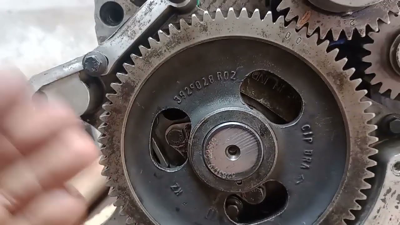 Início da montagem do motor Cummins série 6BT