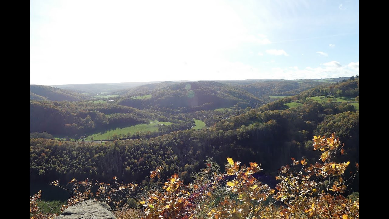 Wanderung auf dem Felsenweg in NideggenRath .