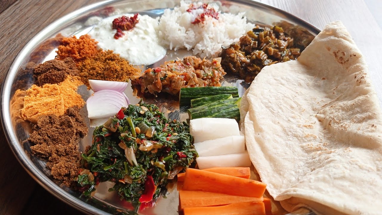 ಮಧ್ಯಾಹ್ನದ ಊಟ / ಉತ್ತರ ಕರ್ನಾಟಕದ ಸ್ಪೆಷಲ್😋 / Lunch recipe / Saviruchiya sobagu recipes / Kannada recipes