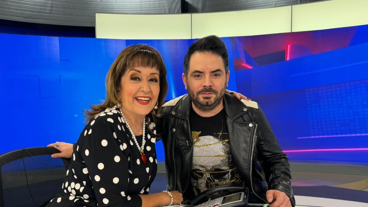 María Julia Lafuente recibe a José Eduardo Derbez en el estudio de Telediario Mediodía