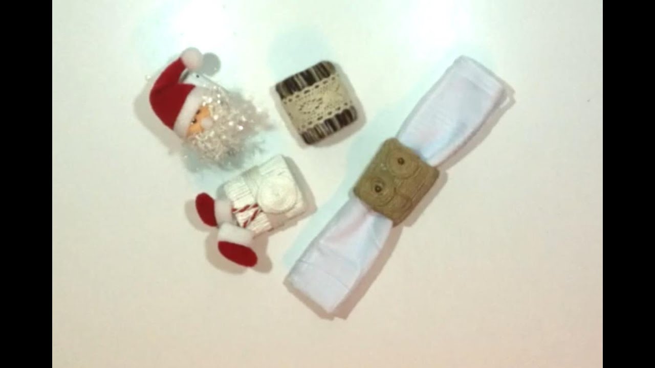 Servilleteros navideños reciclando tubos de papel higiénico