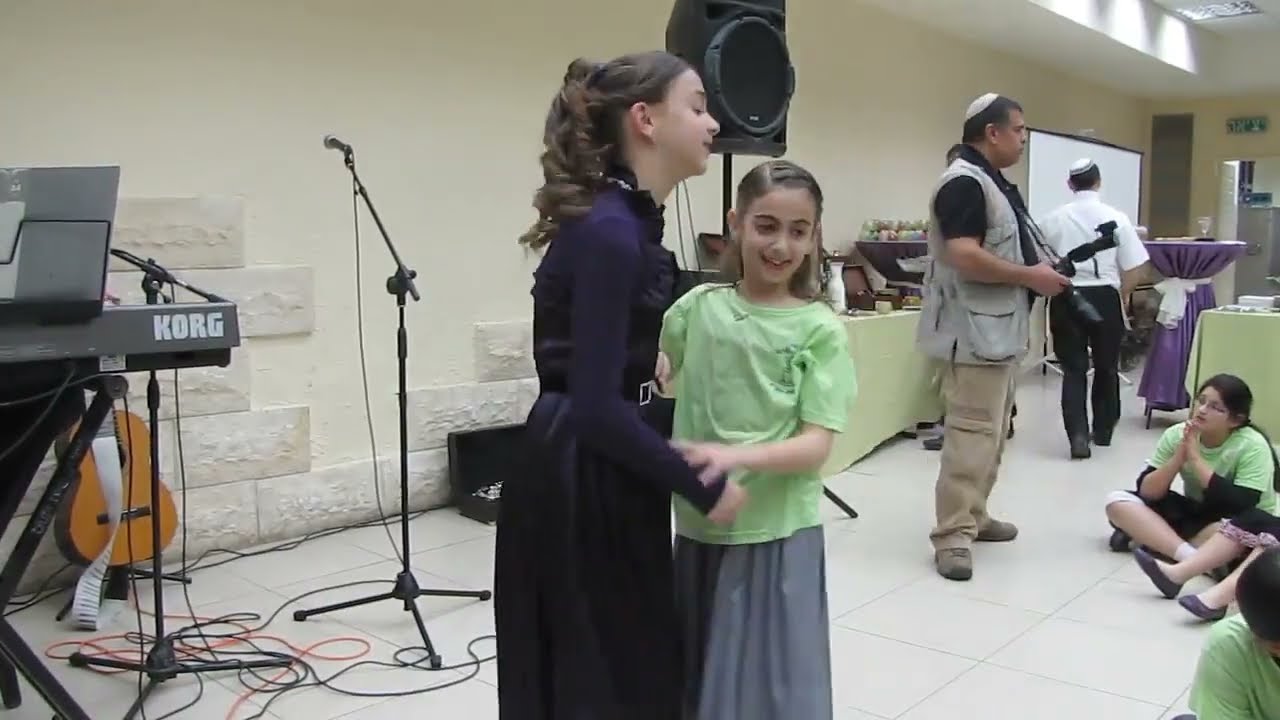 11 ברכה של שירה לבת מצוה של נטע avi