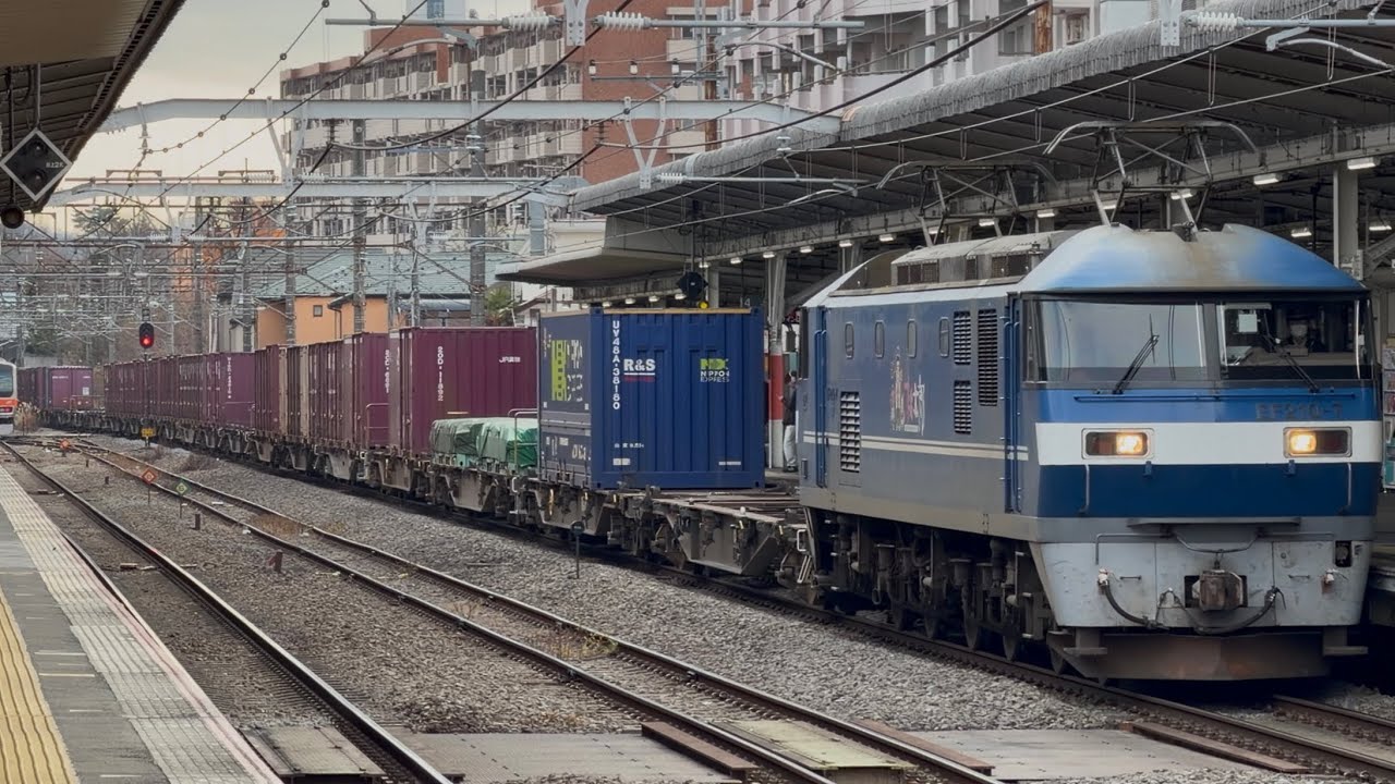 【4K高画質】JR貨物EF210形0番台7号機〔岡〕（新塗装）＋コキ20両が西国分寺駅4番線を通過するシーン（4093レ・岡A429・コンテナ輸送）2026.1.7