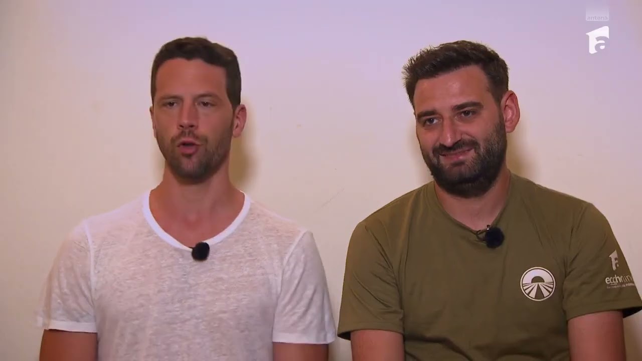 Ce echipă a câștigat amuleta după jocul cu pluta din nuci de cocos