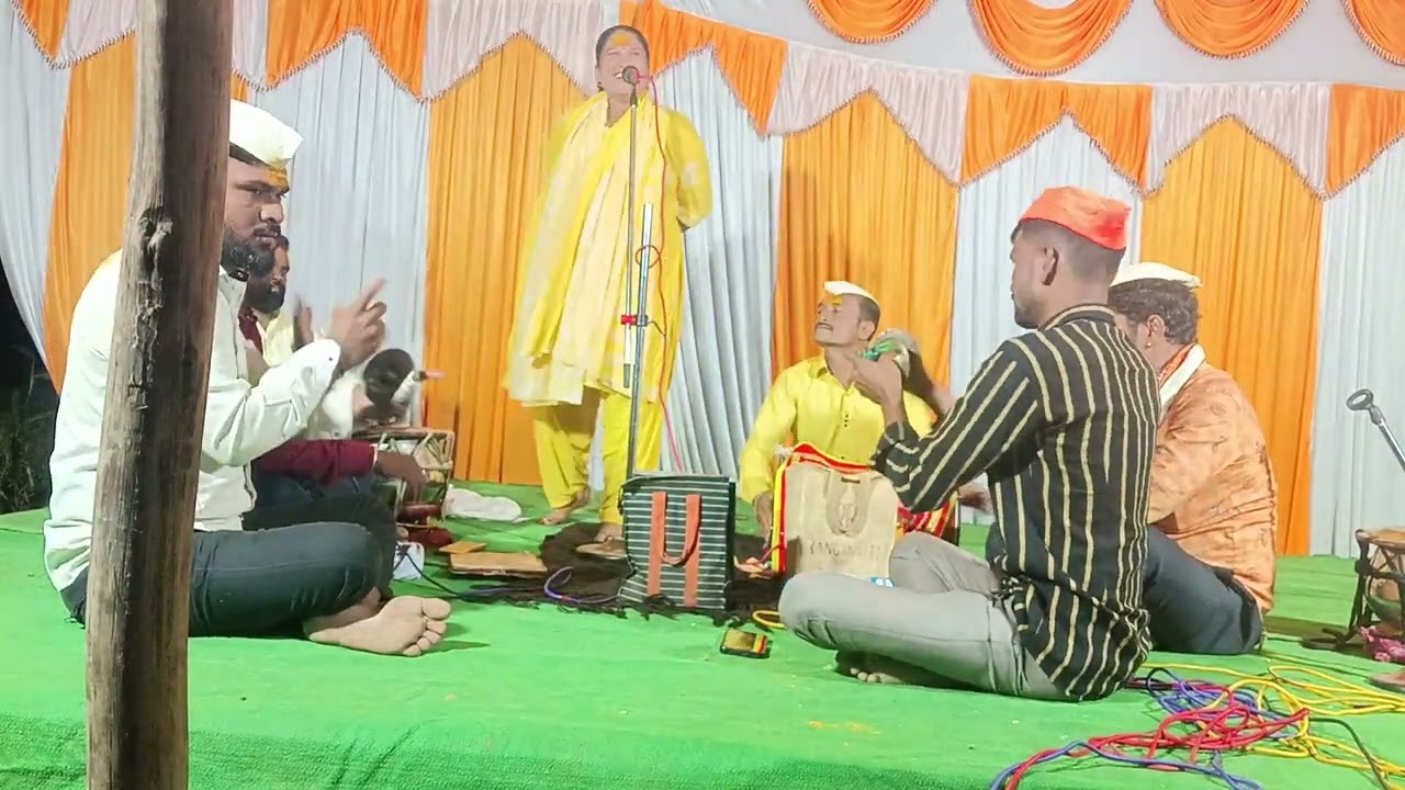 ಕೂಡಿದ ಮಂದ್ಯಾಗ ಕುಂದ ತರಬ್ಯಾಡ ಕೂಸಿಗೆ 