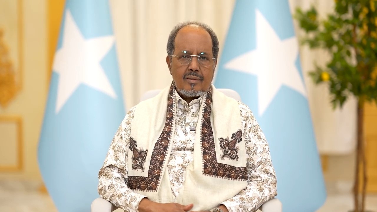 Madaxweyne Xasan Shiikh “Waxaa naga go’an in aan khilaafka meel iska dhigno oo wada-hadalno