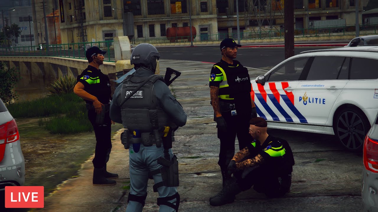 [LIVE] GEVAARLIJKE CRIMINELEN ARRESTEREN! | Roerveen Roleplay | Iddo