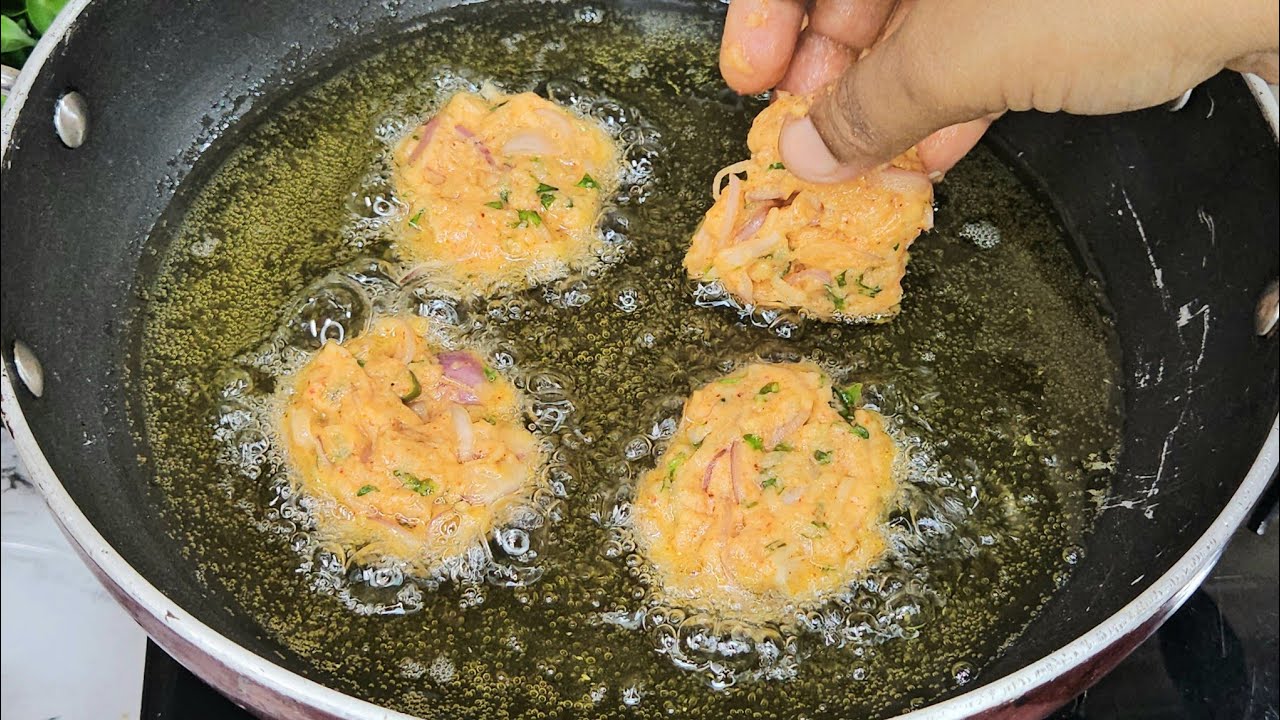 Only 1 Potato and 1 Onion try this new snacks recipe, Onion-Potato pakoda, 
