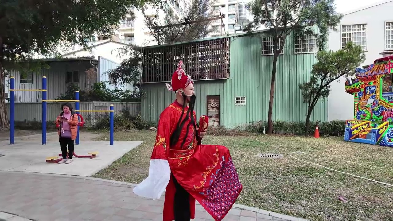 20260217上石福德祠跳加官,弦音悠揚，樂聲傳福。詩弦胡琴樂團以最誠摯的心意，在福德正神座前敬獻雅樂，祈願新的一年國泰民安、闔家平安、福運綿延。