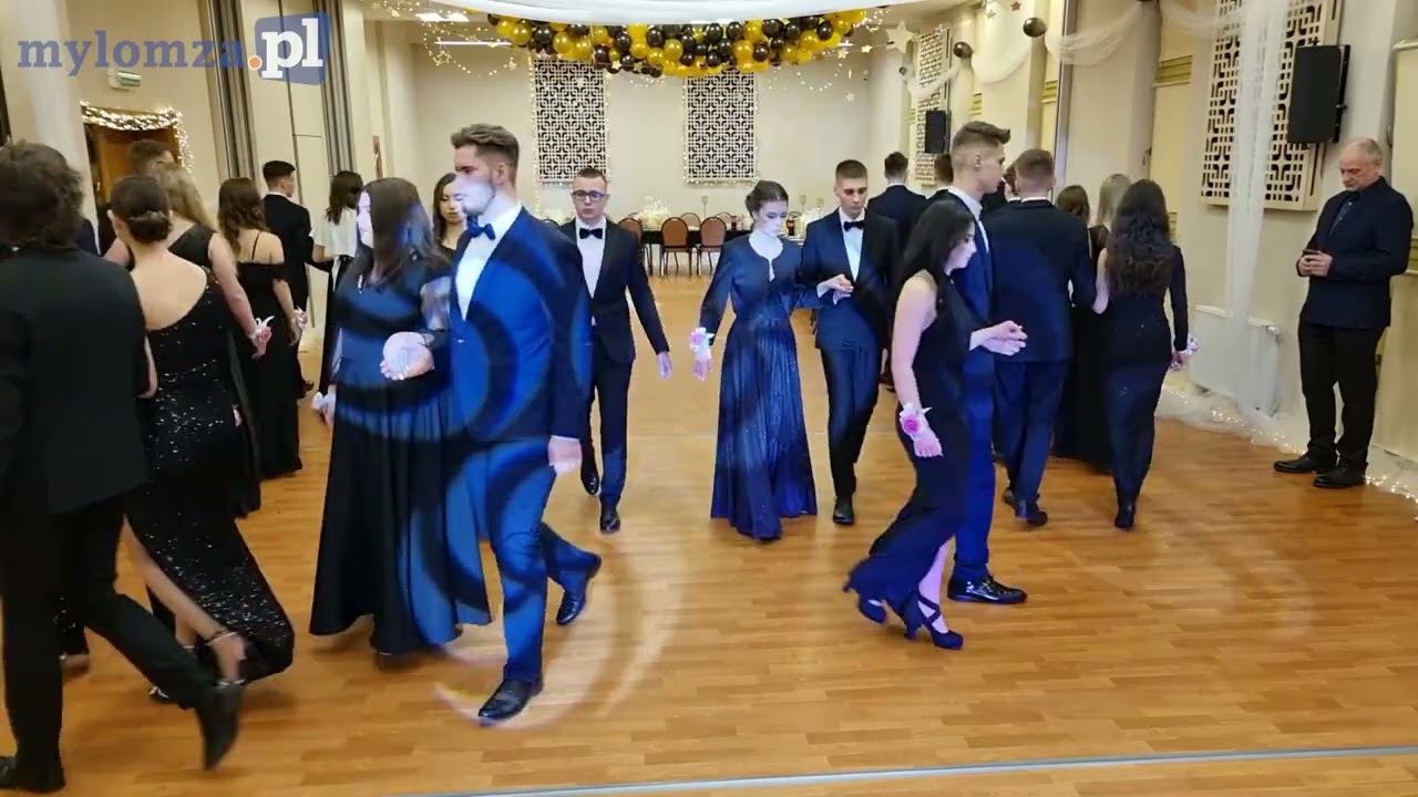 Uroczysta studniówka w łomżyńskim 