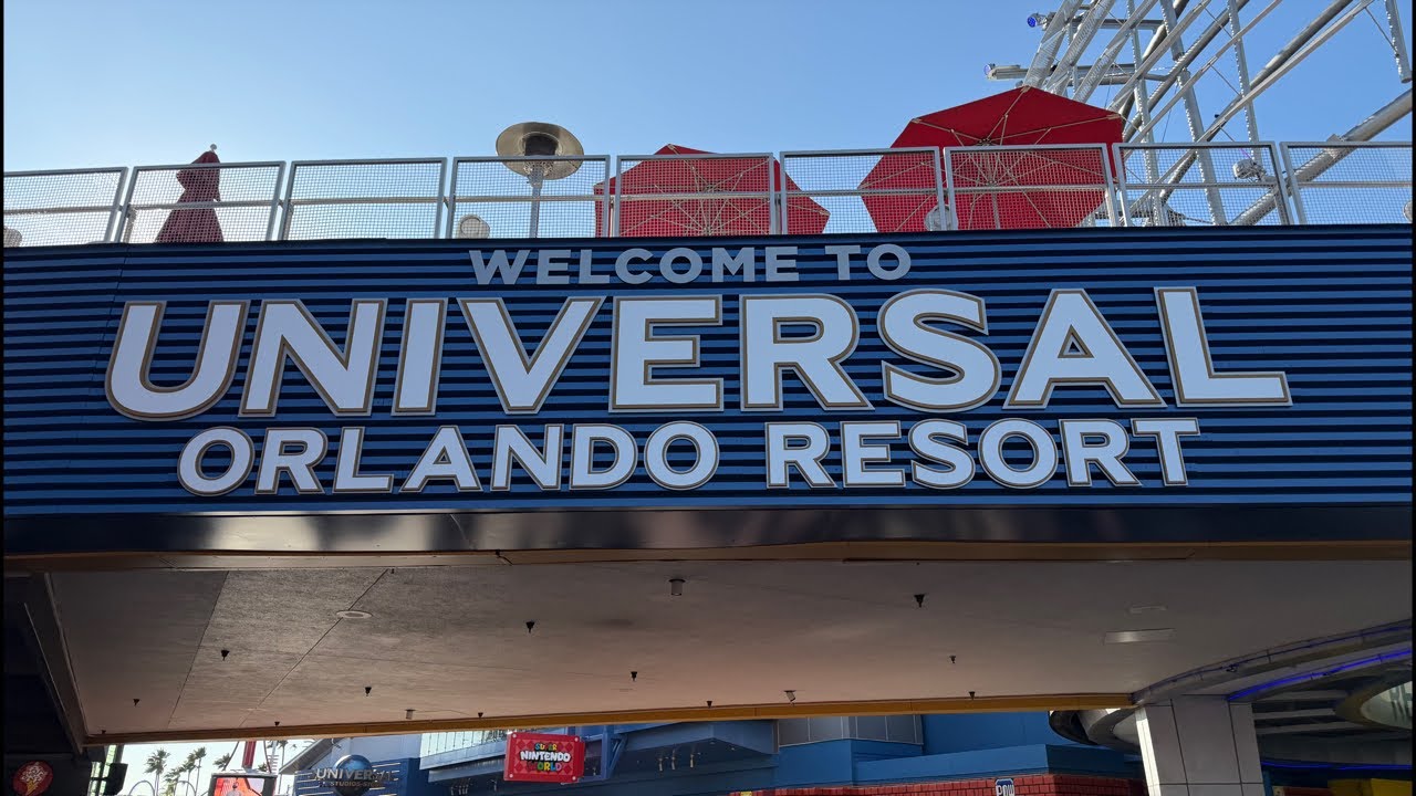 🔴 LIVE from Universal Studios Orlando for a Sunday Night at Mardi Gras