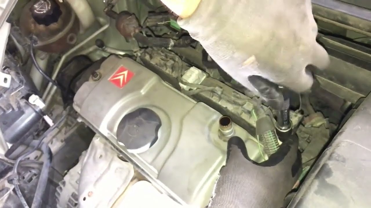 MANTENIMIENTO O AFINAMIENTO CITROËN C3 1.4 8V -PARTE 3- CAMBIO BUJIAS ENCENDIDO Y FILTRO COMBUSTIBLE