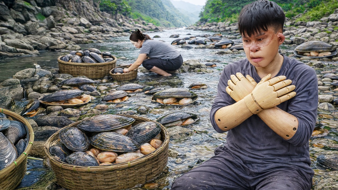 Harvests Giant Mussels on Rocky Shoals | Disabled Boy Dreams of Real Hands After Finding Wooden Ones