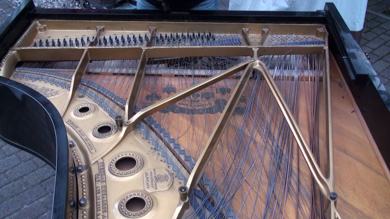 Steinway & Sons B - Flügel - Reparatur  - Teil 1 - Abnehmen der Saiten