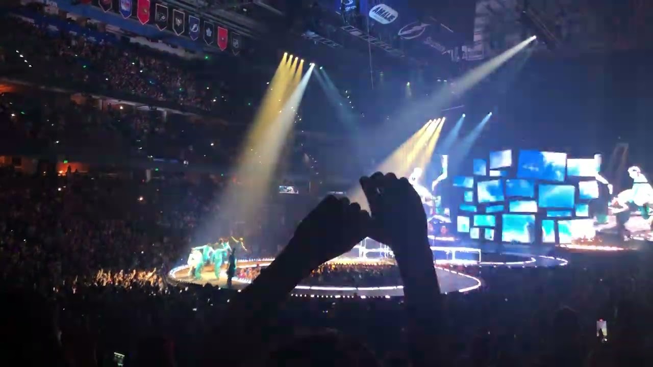 Katy Perry - Woman’s World, California Gurls, & Teenage Dream - The Lifetimes Tour in Tampa