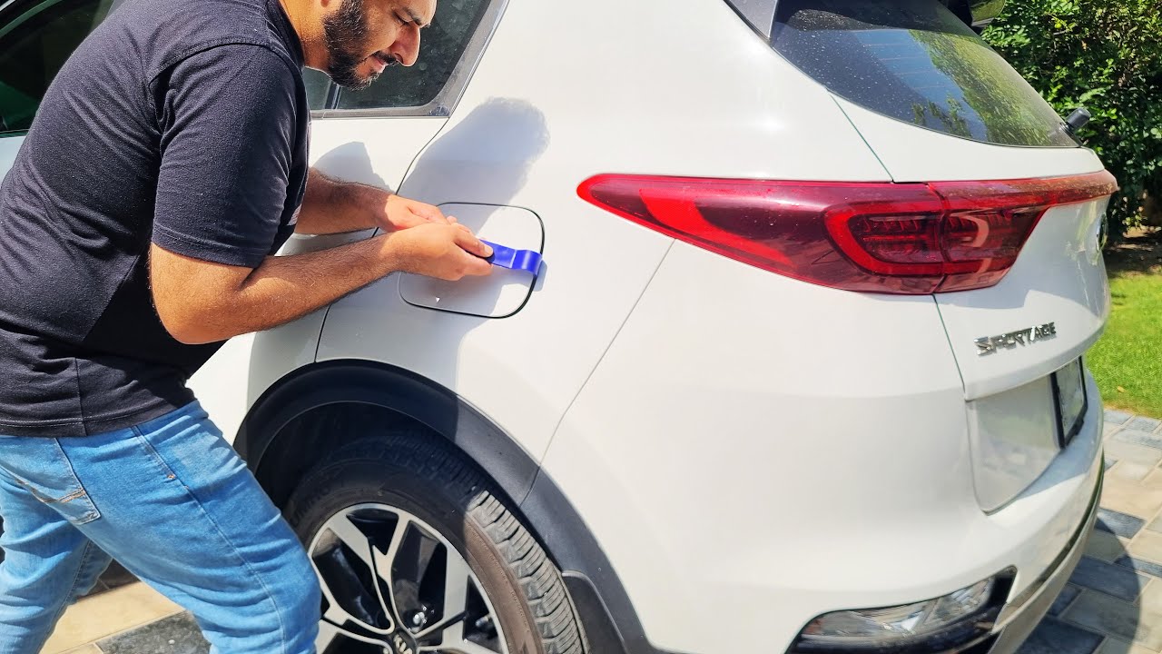 Fuel Door Stuck! No Safety Release! Emergency Unlock in Kia Sportage